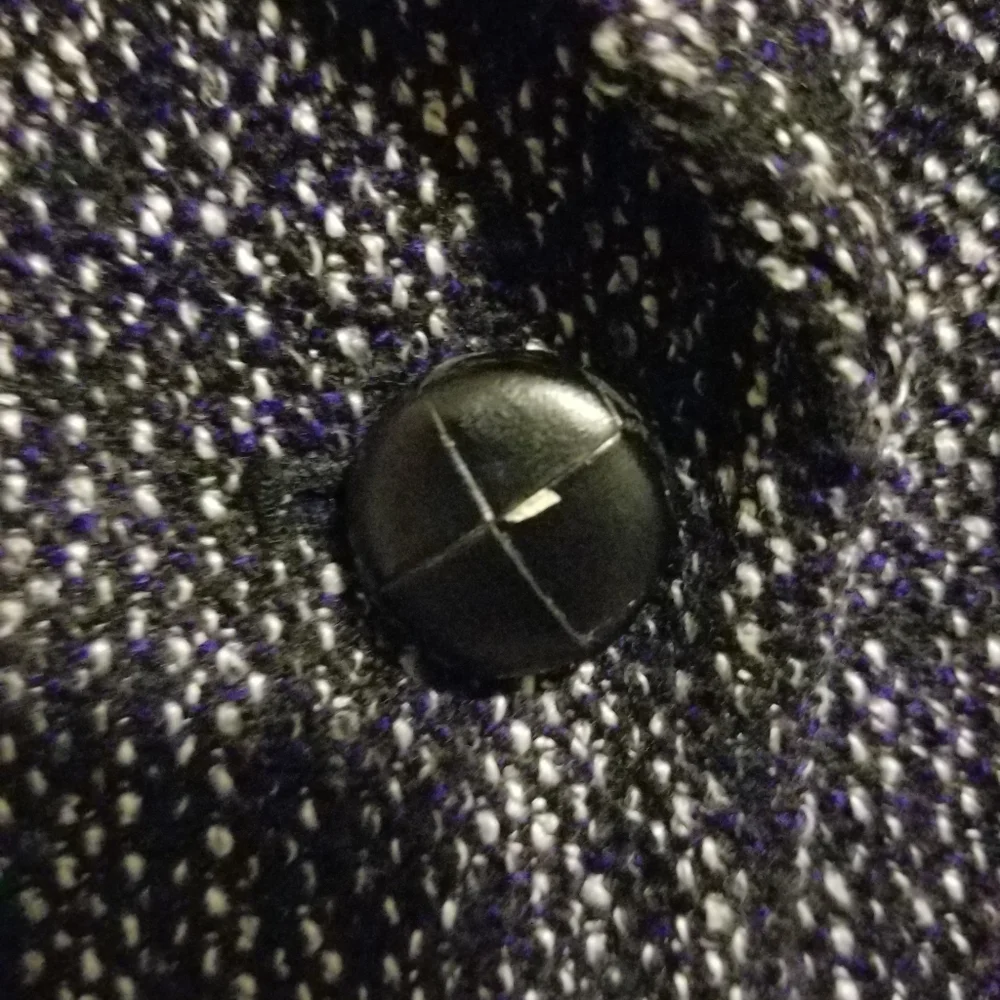 Tahari skirt suit - Picture 6 of 7